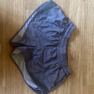 Lululemon Hotty Hot shorts size 6 low rise 2.5
